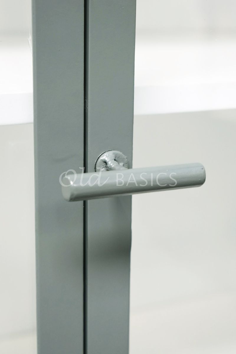 Detail van Apothekerskast Ilya Grand Lindegroen, groen, grijs, materiaal staal